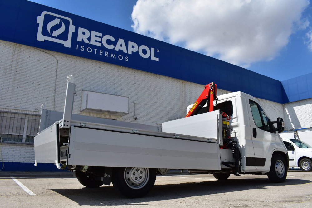 Camión grúa 3500 kg - Recapol Carrocerias (4)