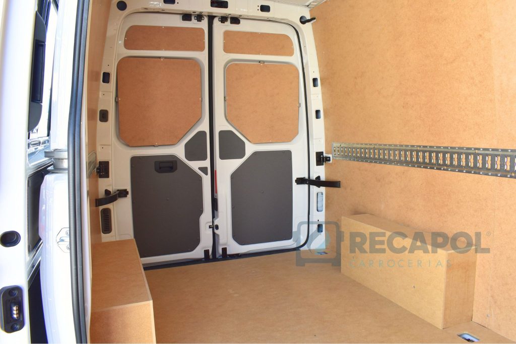 Panelar furgoneta con madera - Recapol (1)